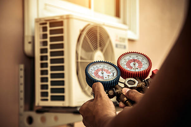 Professional Hvac technician working in Princeton, FL